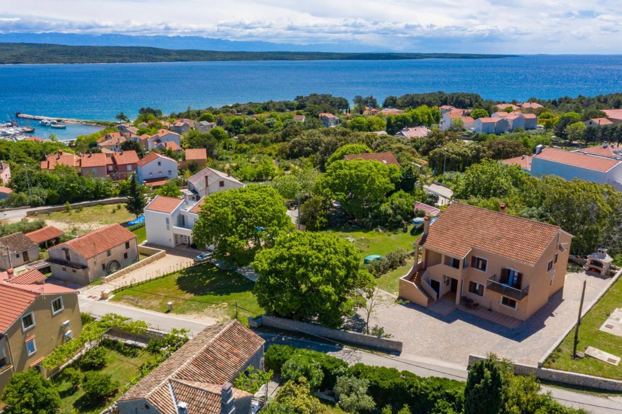 Apartments Marina Veskovic Nerezine Eksteriør bilde