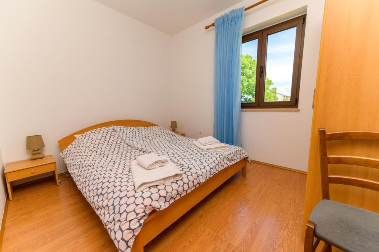 Apartments Marina Veskovic Nerezine Eksteriør bilde