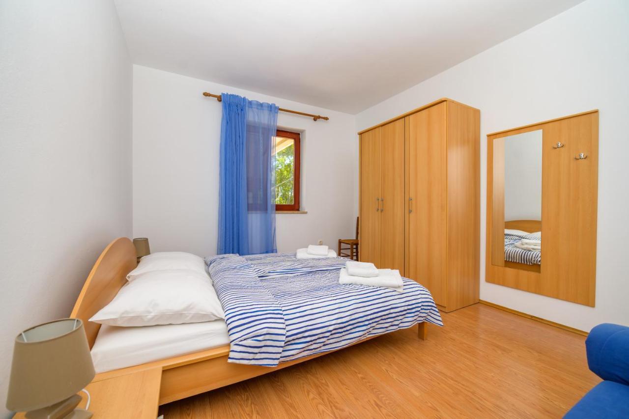 Apartments Marina Veskovic Nerezine Eksteriør bilde